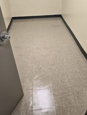 Commercial Floor Strip & Wax in Pittsburgh, PA (5)