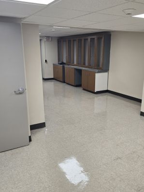 Commercial Floor Strip & Wax in Pittsburgh, PA (7)