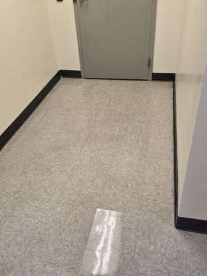 Commercial Floor Strip & Wax in Pittsburgh, PA (8)