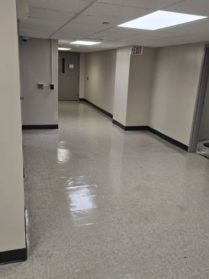 Commercial Floor Strip & Wax in Pittsburgh, PA (1)